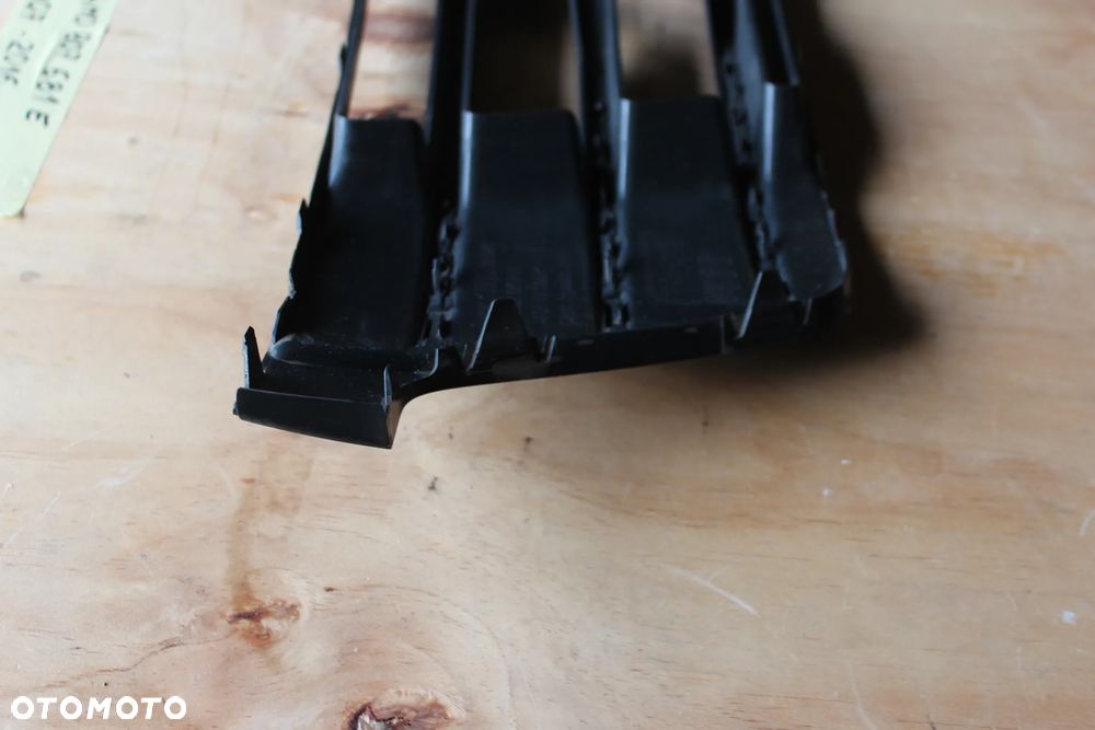 KRATKA ZDERZAKA LEWA AUDI Q7 4M 4M0807681E 2018 - 19