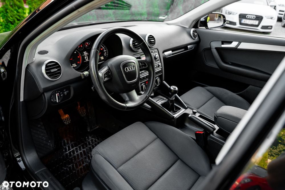 Audi A3 Sportback 2.0 TDI Ambiente - 16