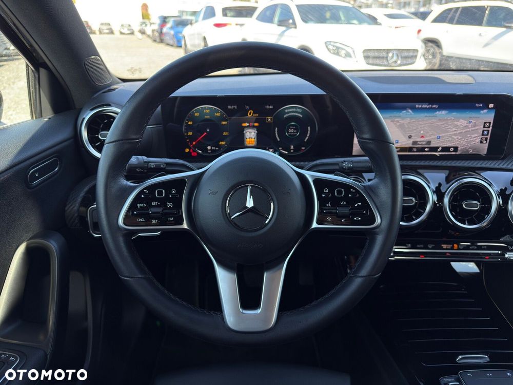 Mercedes-Benz Klasa A 180 7G-DCT - 14