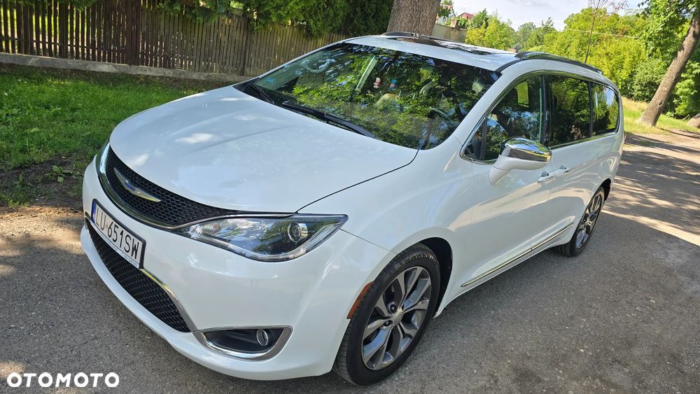 Chrysler Pacifica - 4