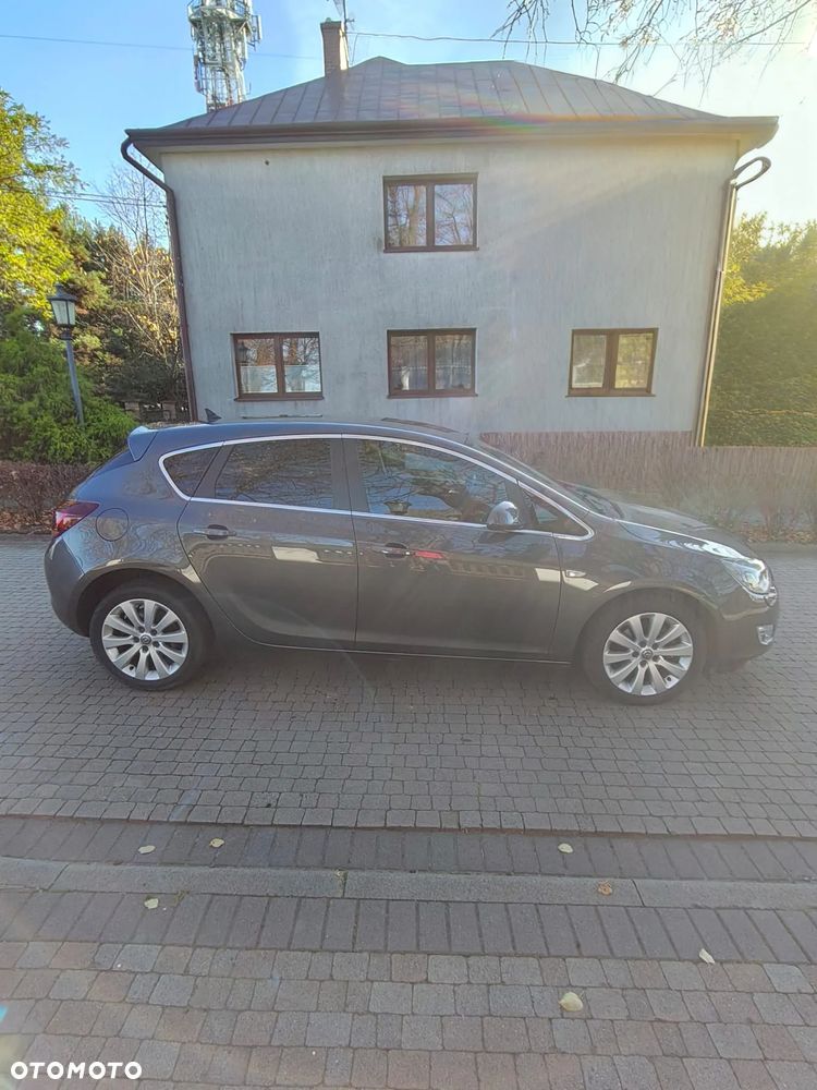 Opel Astra IV 2.0 CDTI Cosmo - 8
