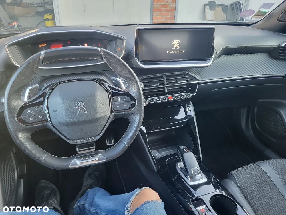 Peugeot 2008 PureTech 130 EAT8 GT - 27