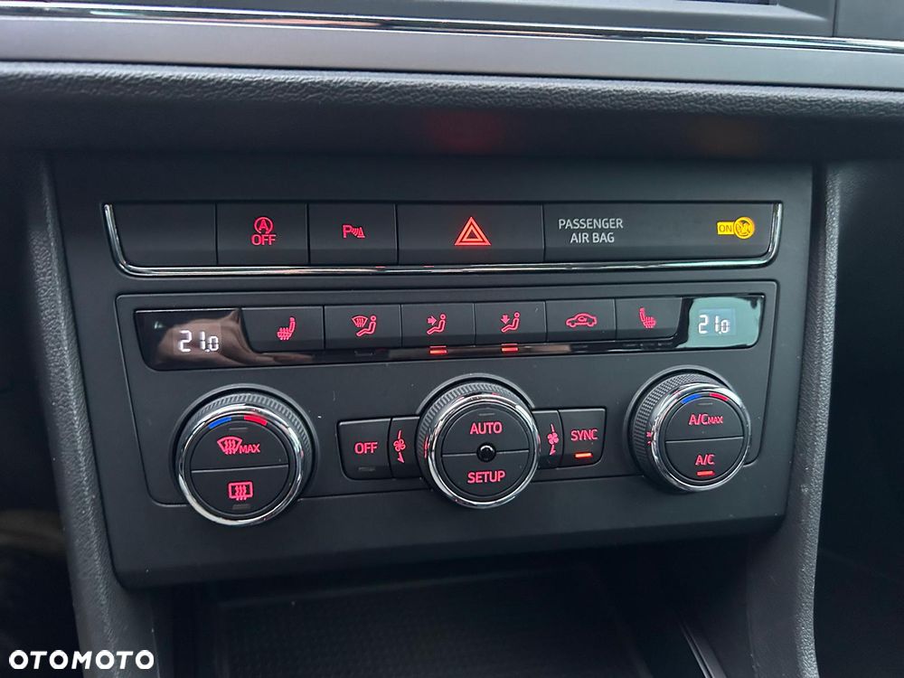 Seat Leon 2.0 TDI DPF Start&Stop DSG XCELLENCE - 32