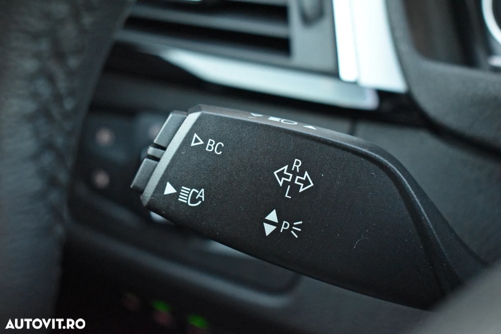 BMW Seria 3 320d Aut. Luxury Line - 31