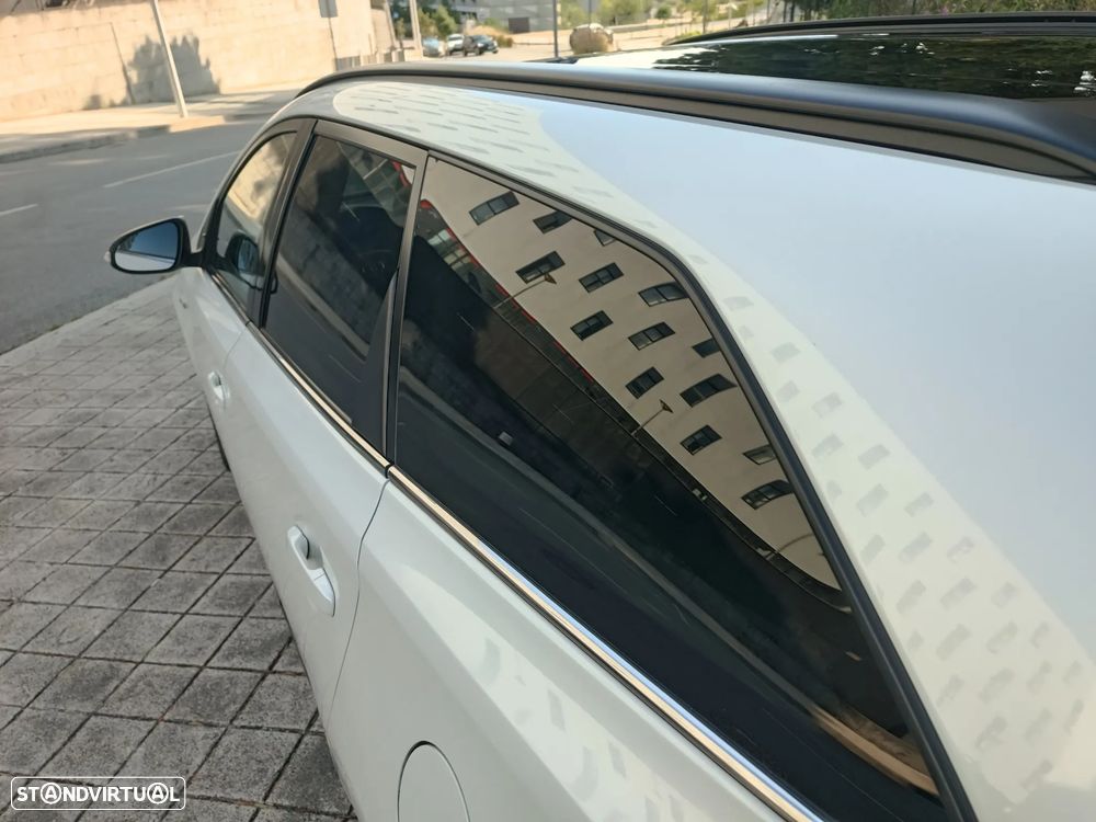 Toyota Auris Touring Sports 1.8 HSD Exclusive +TSS+Navi - 12