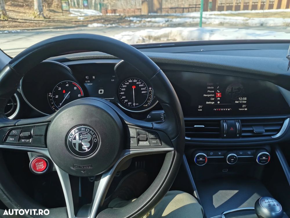 Alfa Romeo Giulia 2.2 JTDM Super - 7