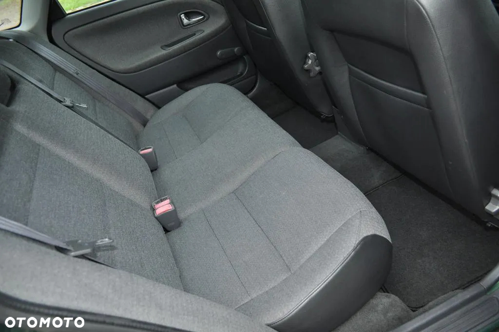 Volvo S40 1.8 - 13
