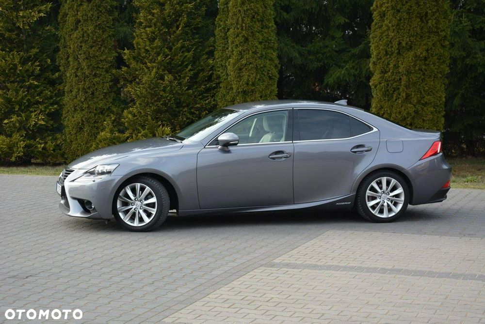 Lexus IS Luxury Line - 4