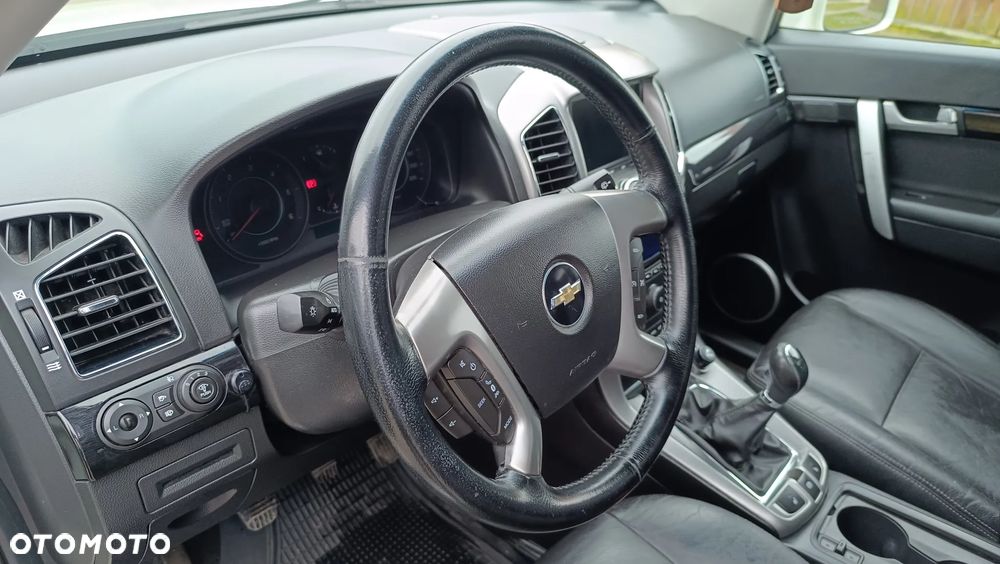 Chevrolet Captiva 2.2 D LT+ - 27