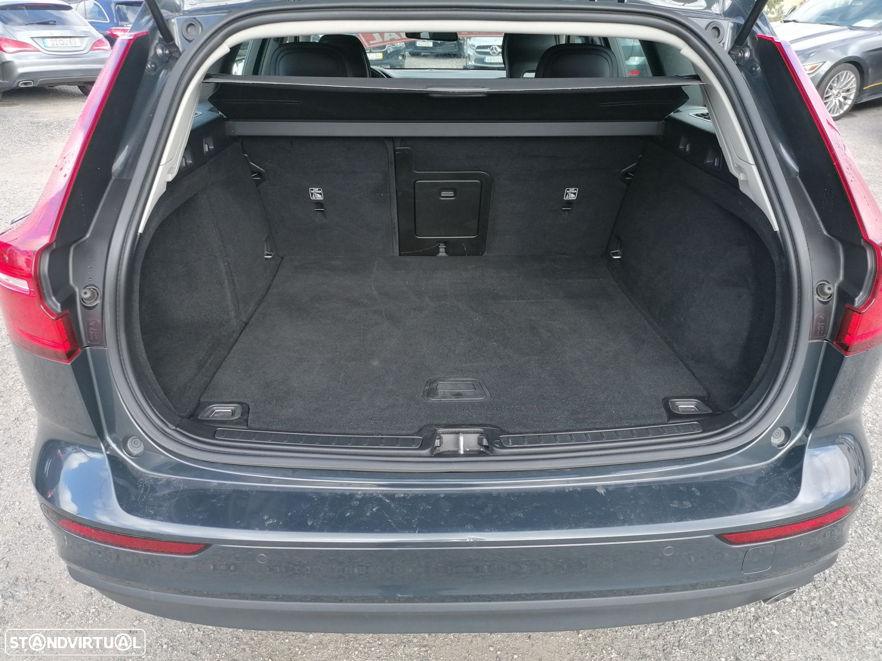 Volvo V60 2.0 D3 Momentum Geartronic - 12