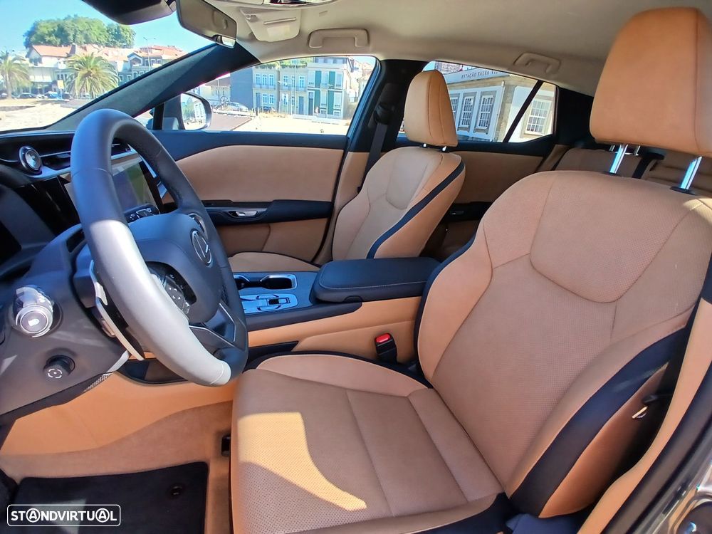 Lexus RZ 300e Premium - 4