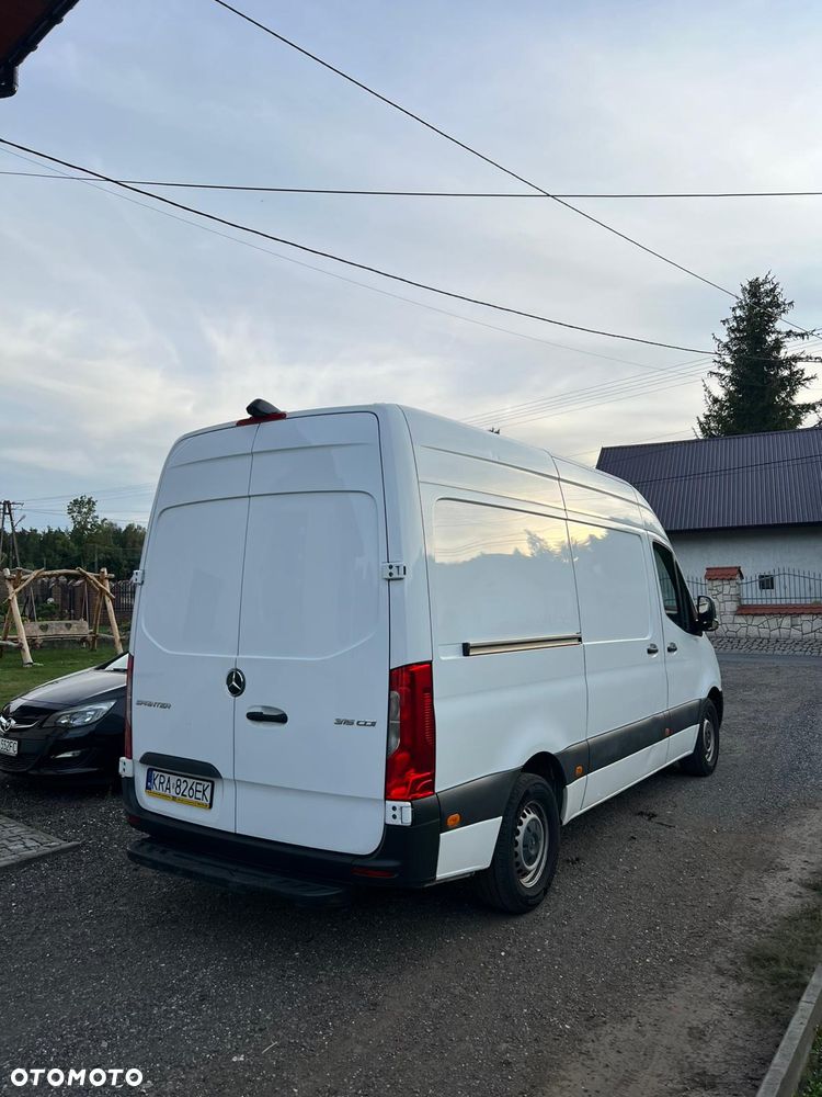 Mercedes-Benz Sprinter - 14