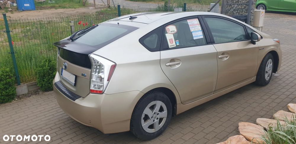 Toyota Prius - 4
