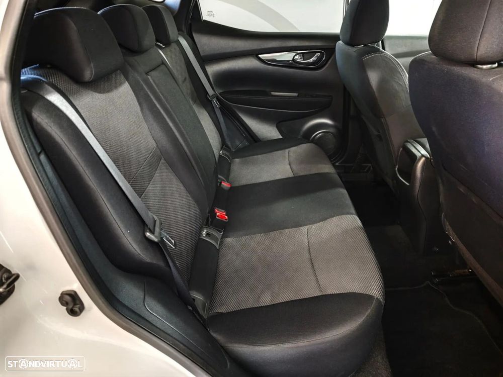 Nissan Qashqai 1.5 dCi N-Connecta - 24