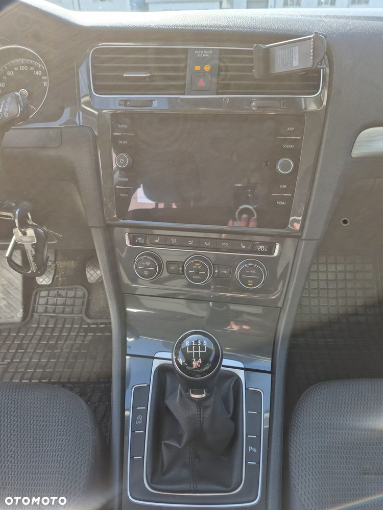 Volkswagen Golf - 13