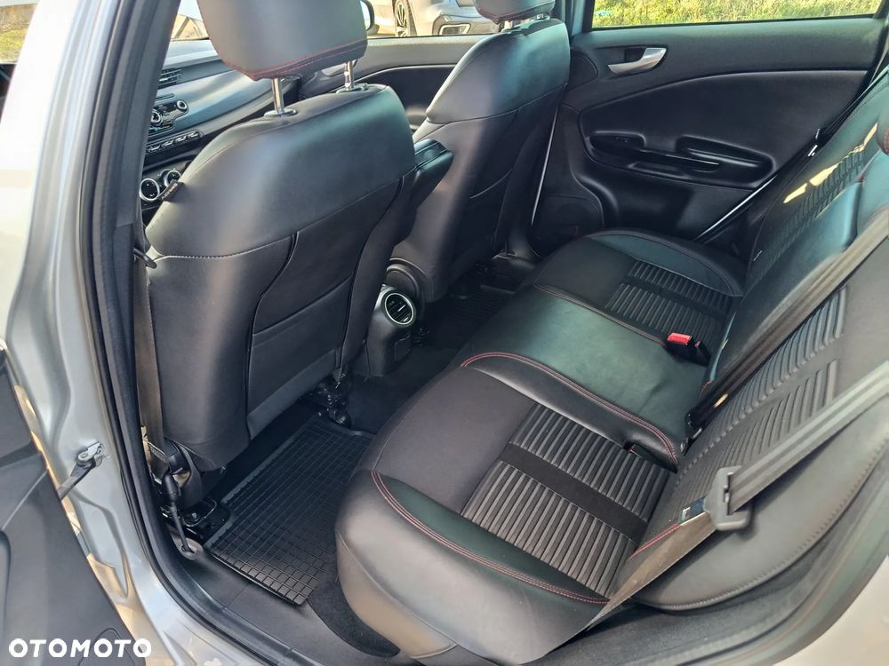 Alfa Romeo Giulietta 1.8 TBi 16V Quadrifoglio Verde - 16