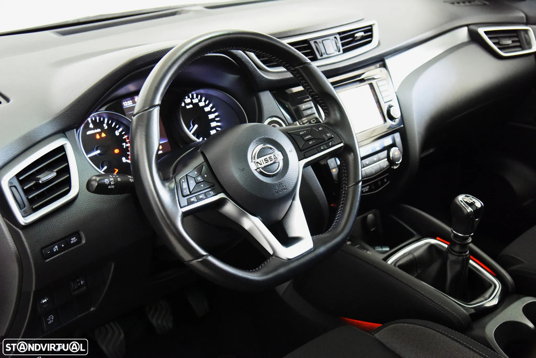 Nissan Qashqai 1.3 DIG-T N-Connecta - 15