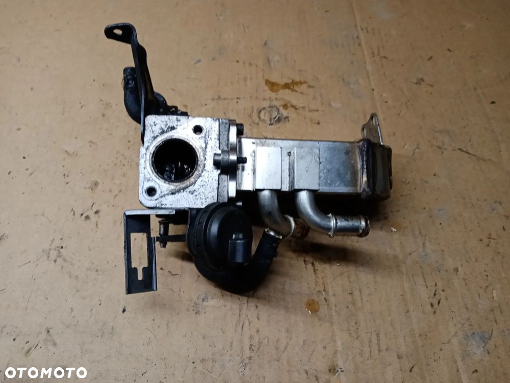 Chłodniczka spalin zawór EGR Audi A6 C6 2.7 TDI 059131511 059131063D - 1