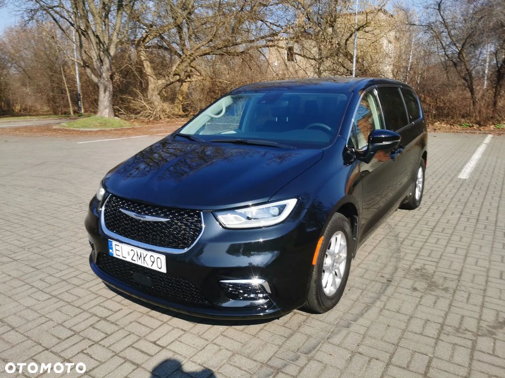 Chrysler Pacifica - 1