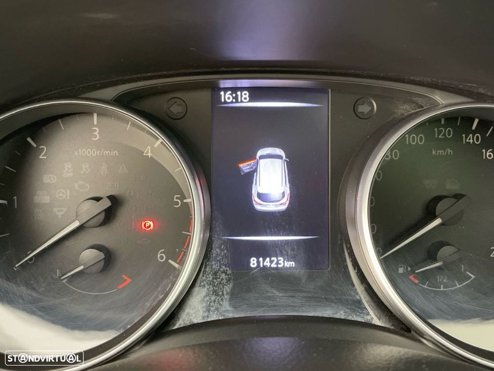 Nissan Qashqai 1.5 dCi N-Connecta - 9