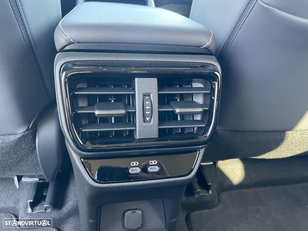 Lexus RZ 300e Premium - 32