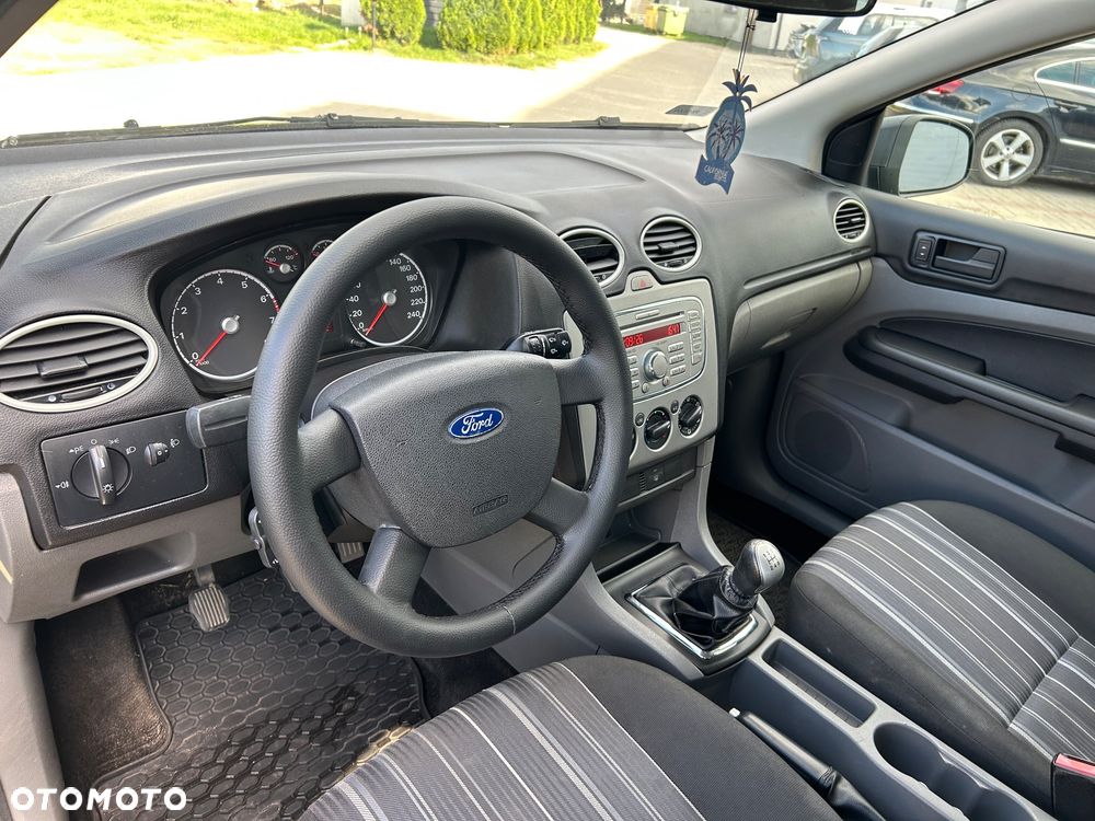 Ford Focus 1.6 Trend - 8