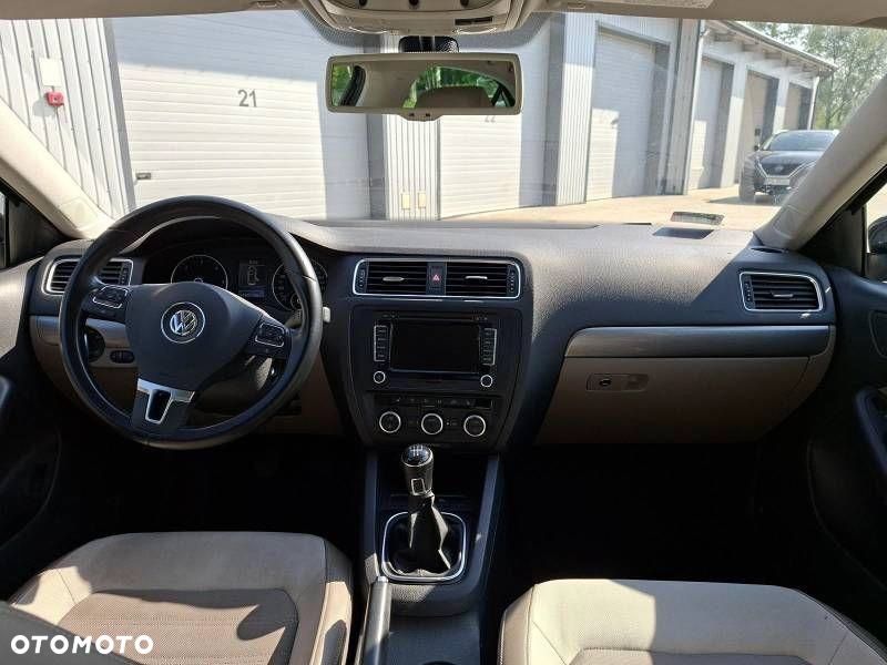 Volkswagen Jetta 1.6 TDI Highline - 7