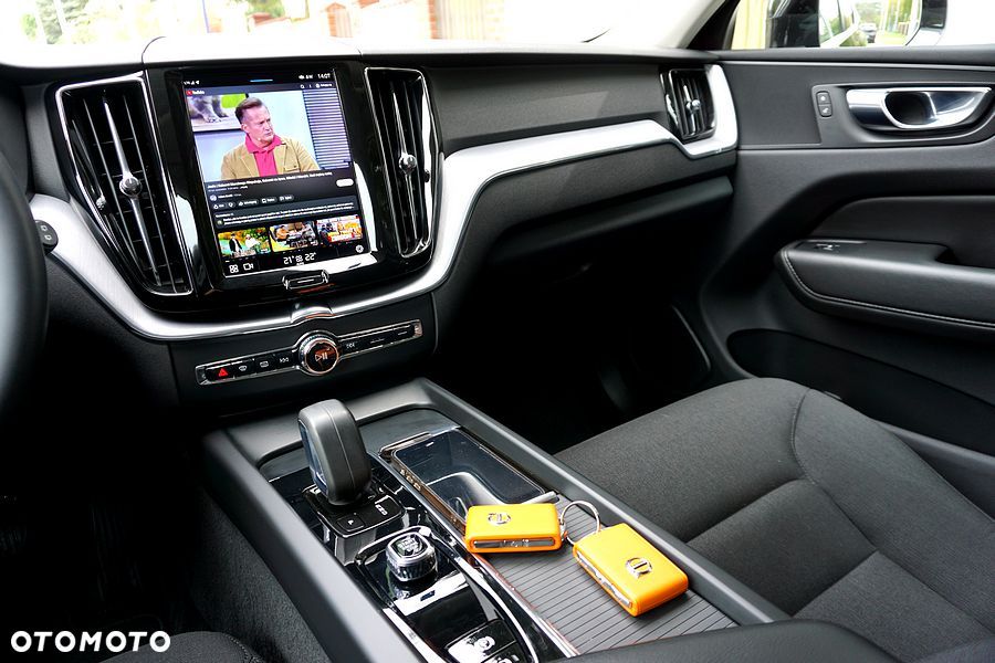 Volvo XC 60 B4 D AWD Geartronic Momentum Pro - 35