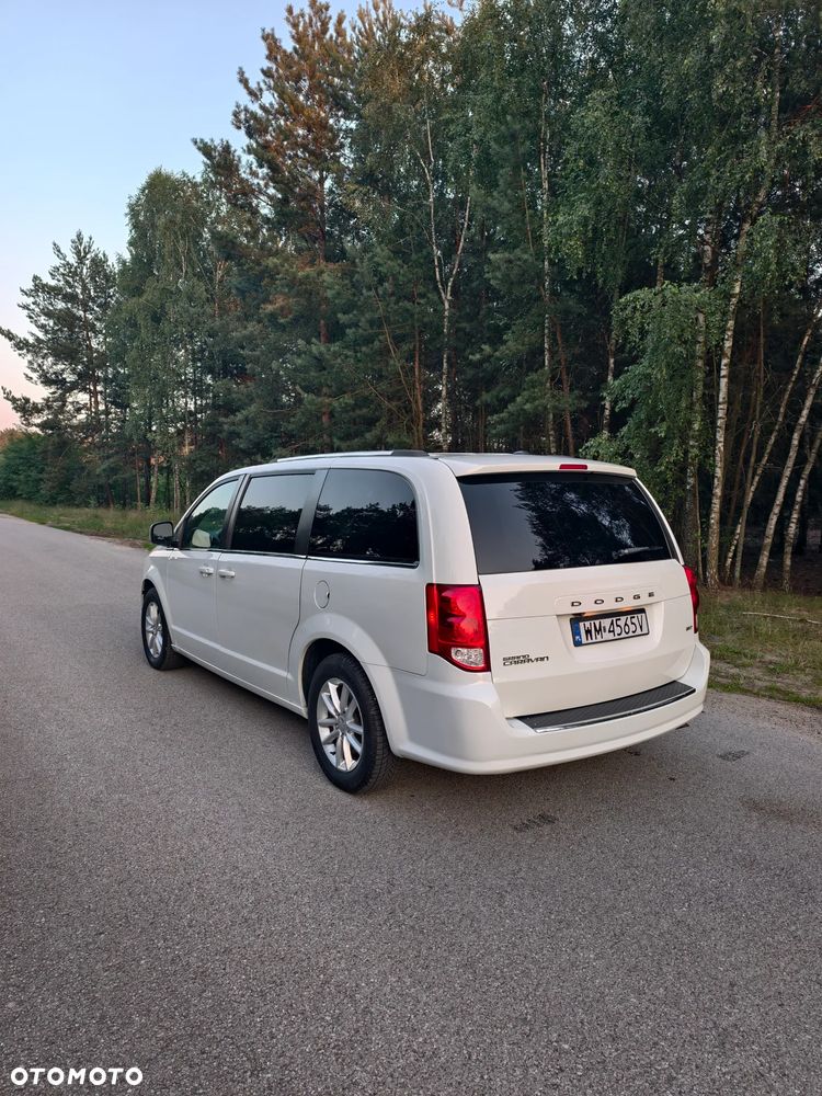 Dodge Grand Caravan - 4