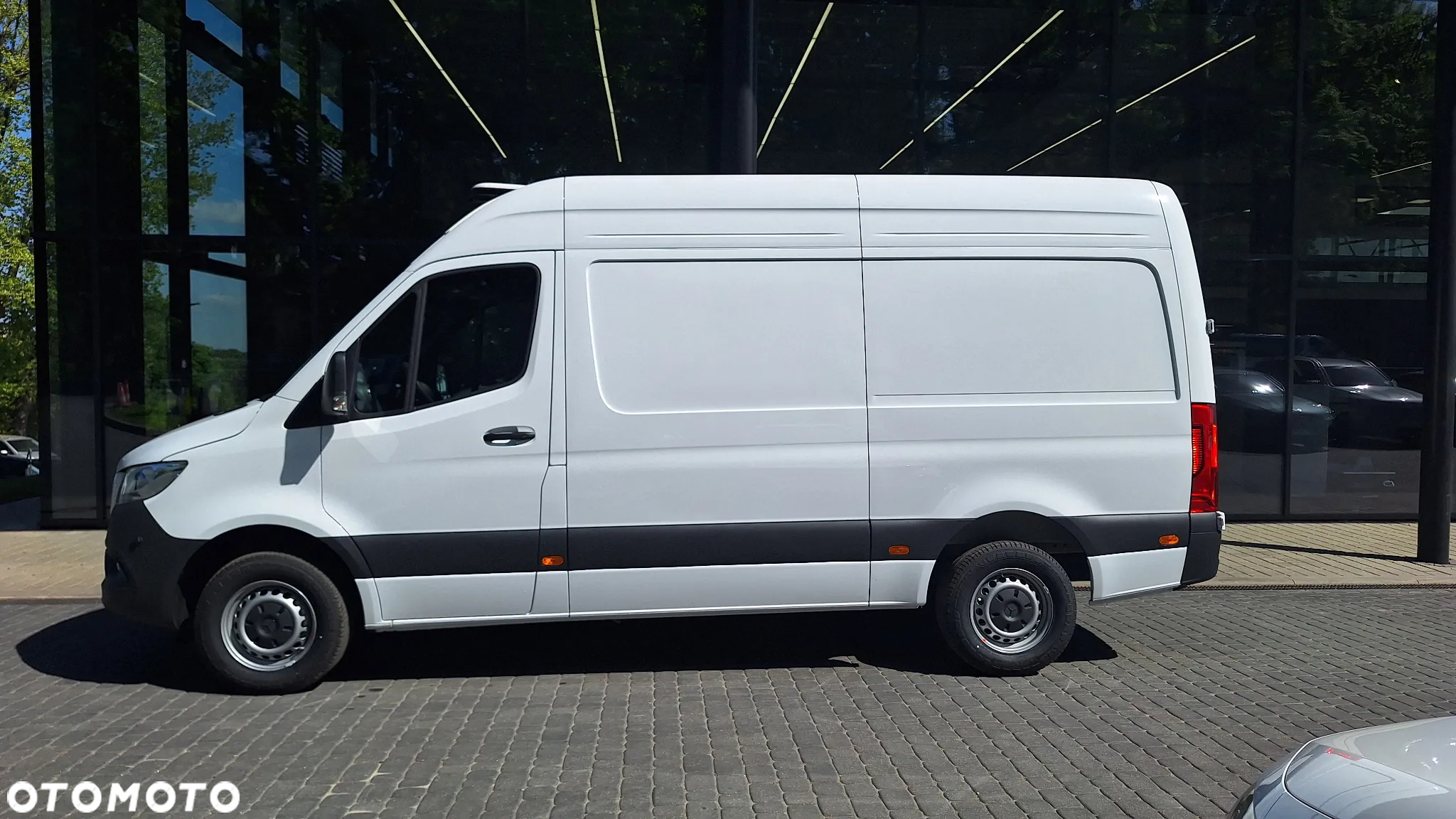 Mercedes-Benz Sprinter - 2