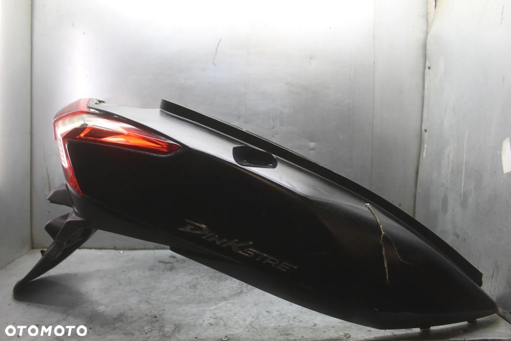 Kymco Downtown Dinkstreet 125  bok boczek ogon lampa tył - 3