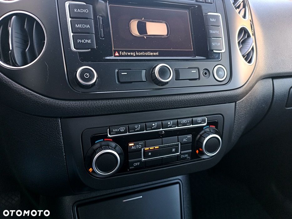 Volkswagen Golf Plus 1.6 TDI BlueMot Comfortline - 23