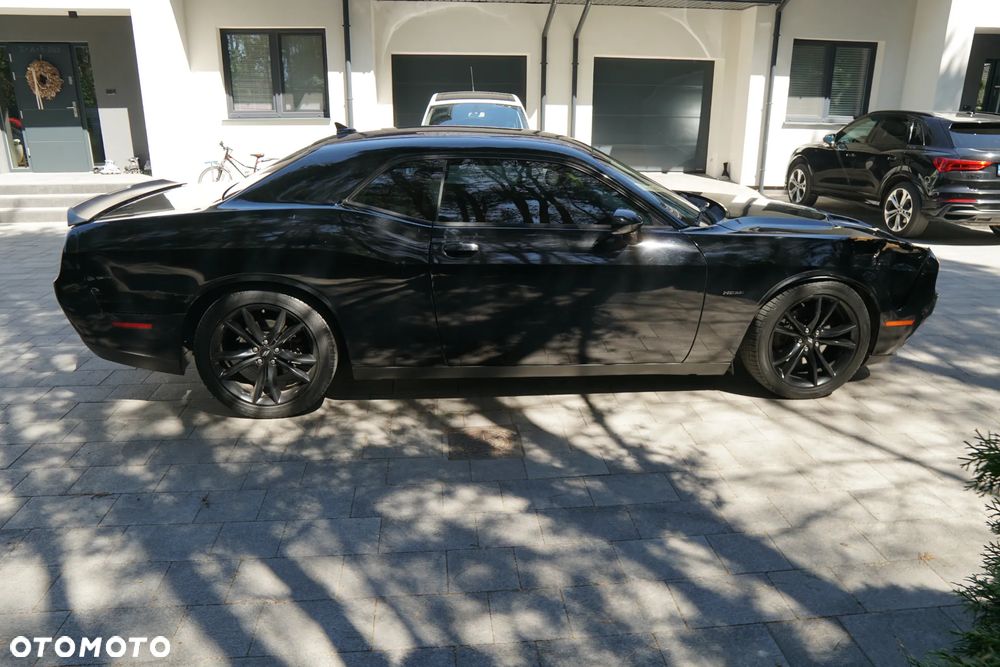 Dodge Challenger - 30
