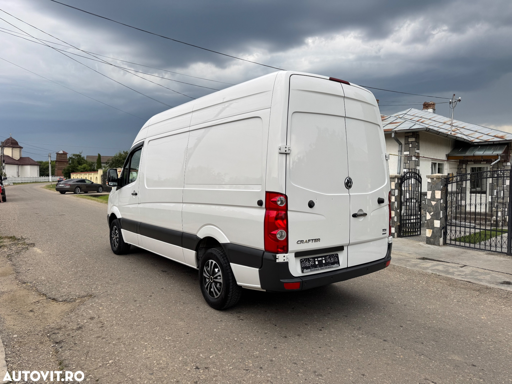 Volkswagen Crafter - 2