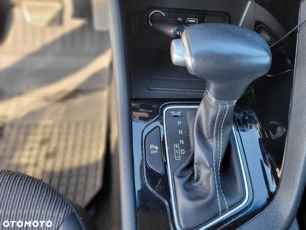 Kia Niro 1.6 GDI Hybrid L - 13