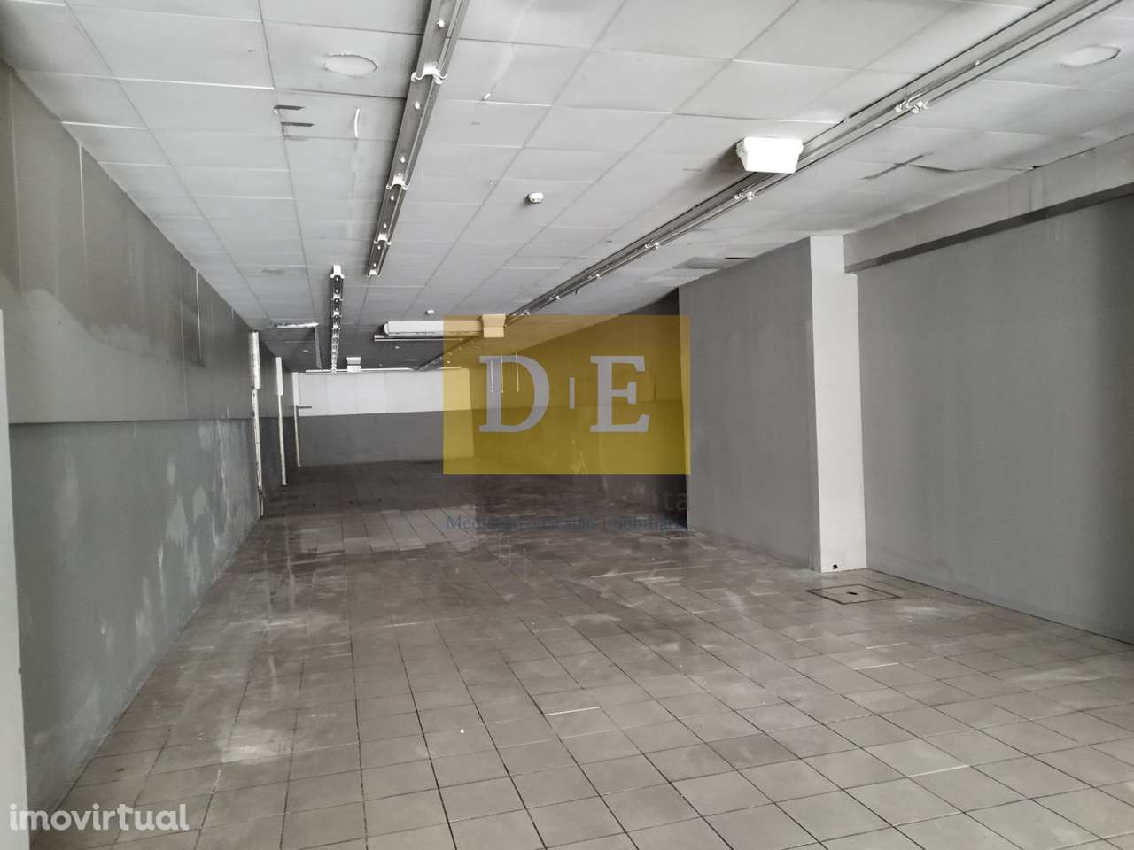 Espaço comercial com rentabilidade à venda na Rua do Amial, Porto - Grande imagem: 5/6