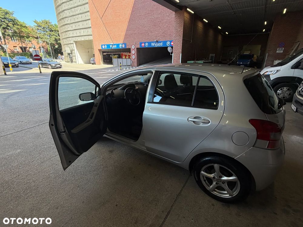 Toyota Yaris 1.0 Terra - 2
