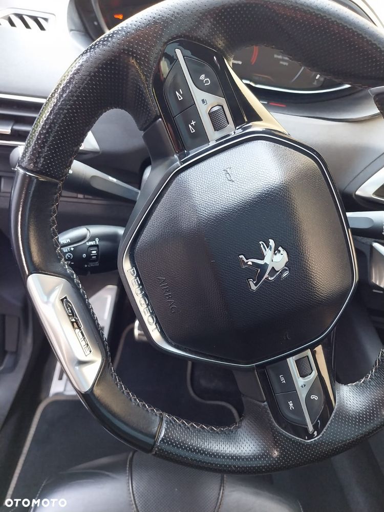 Peugeot 3008 1.2 PureTech GPF Allure S&S - 26