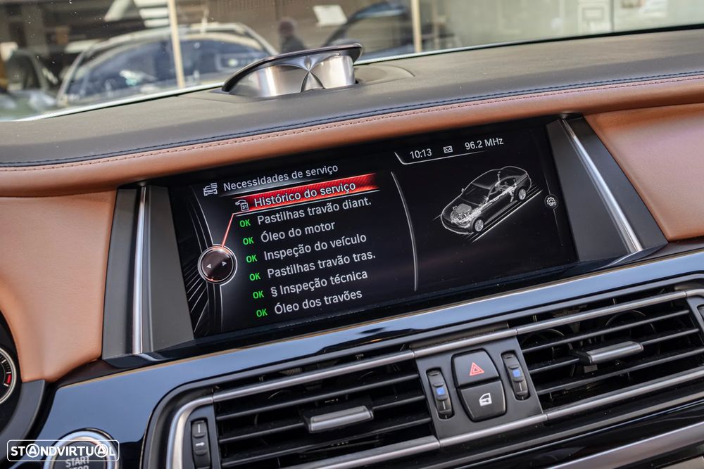 BMW 750 Li xDrive Pack M — fotografia 26