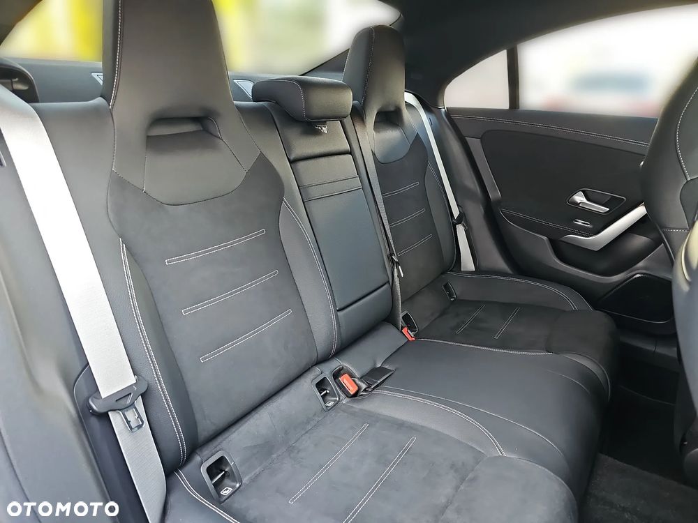 Mercedes-Benz CLA 200 7G-DCT AMG Line Advanced Plus - 12