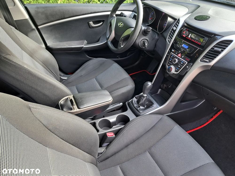 Hyundai i30 1.6 Comfort - 11