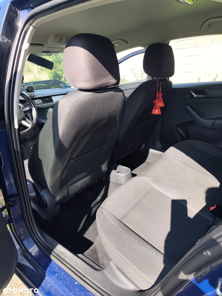 Skoda RAPID 1.2 TSI Active - 9