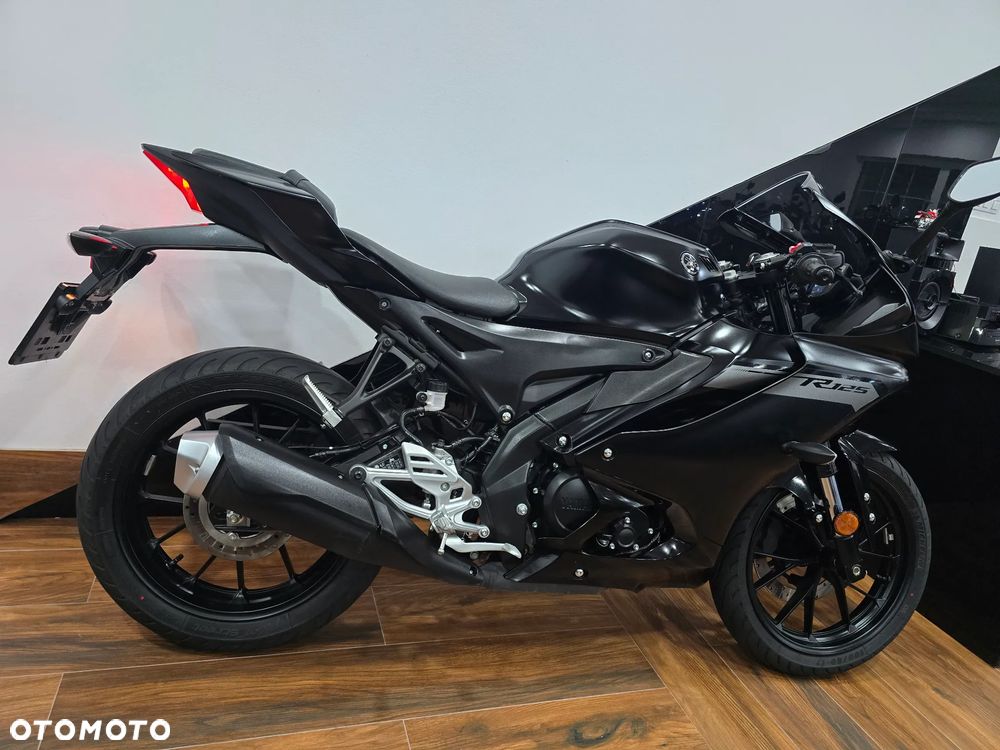 Yamaha YZF - 39