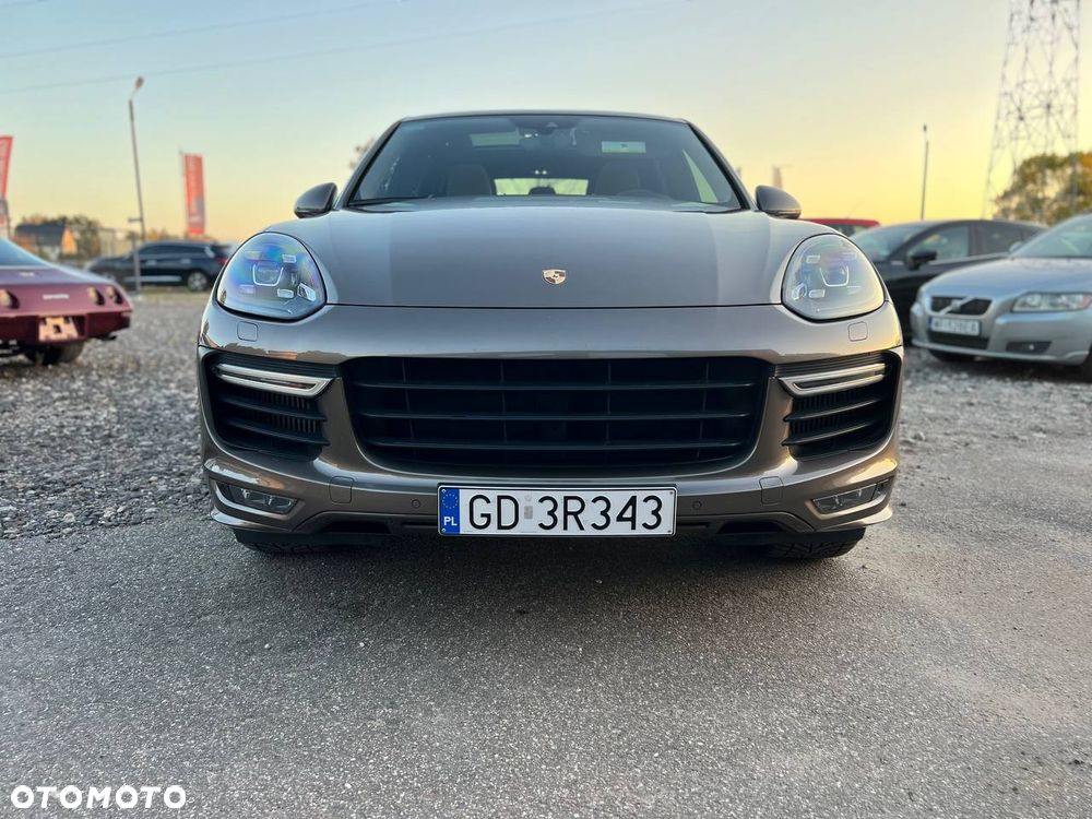 Porsche Cayenne GTS - 2