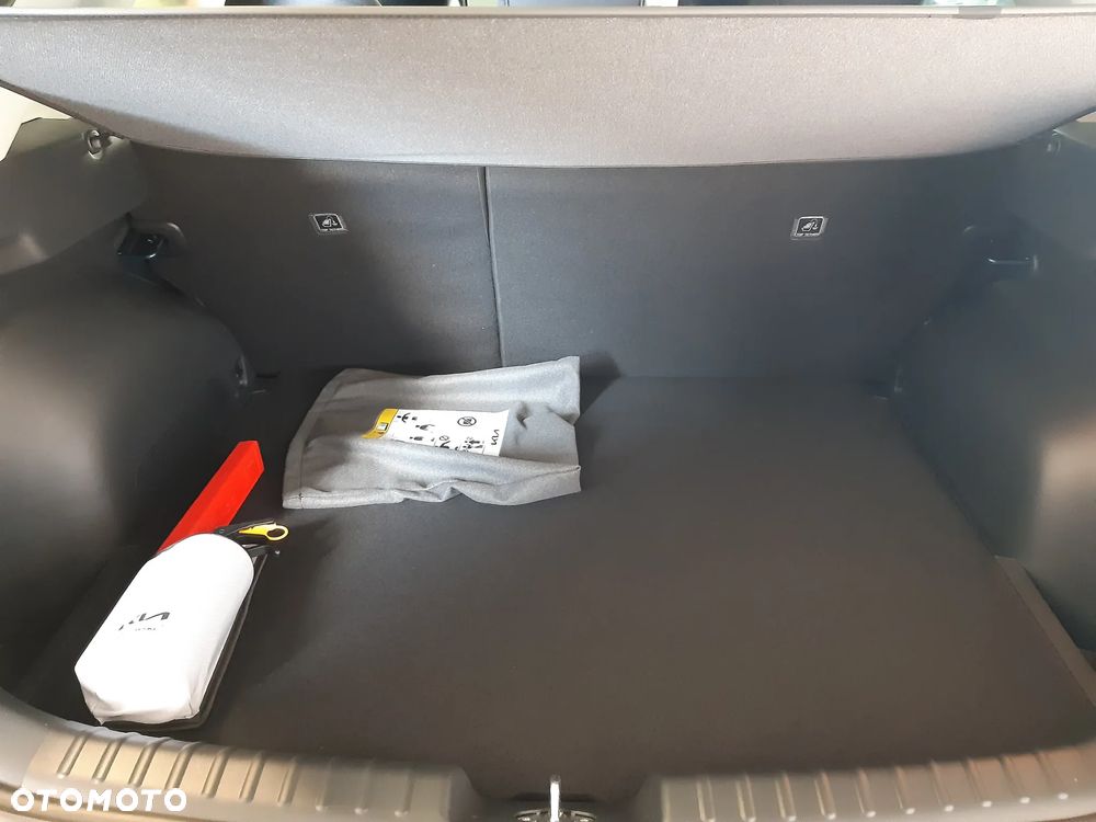 Kia Niro 1.6 GDI Hybrid M - 10