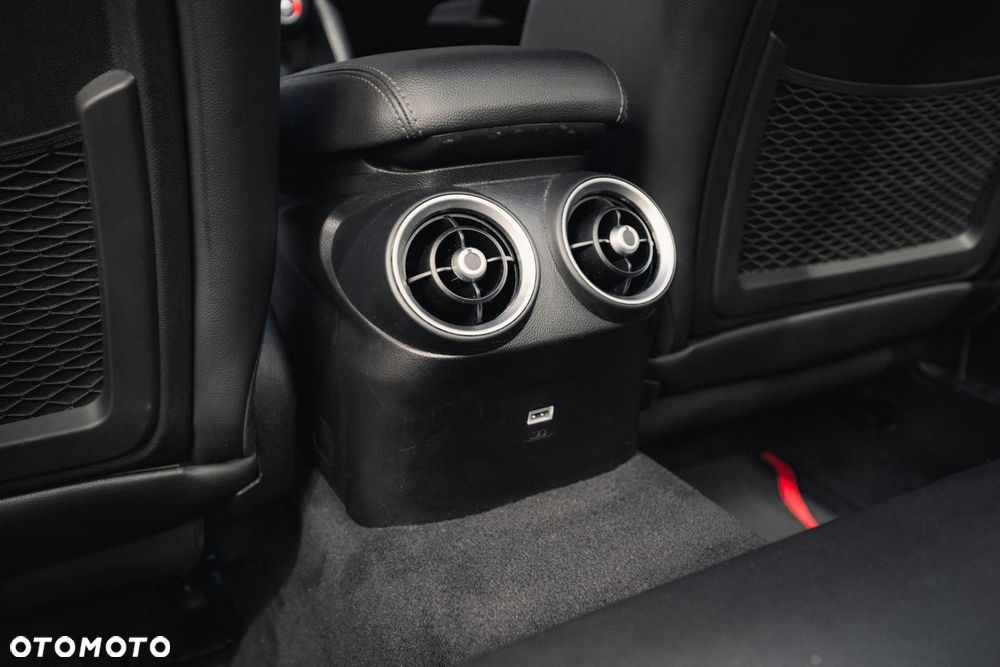 Alfa Romeo Giulia 2.0 Turbo Business - 34