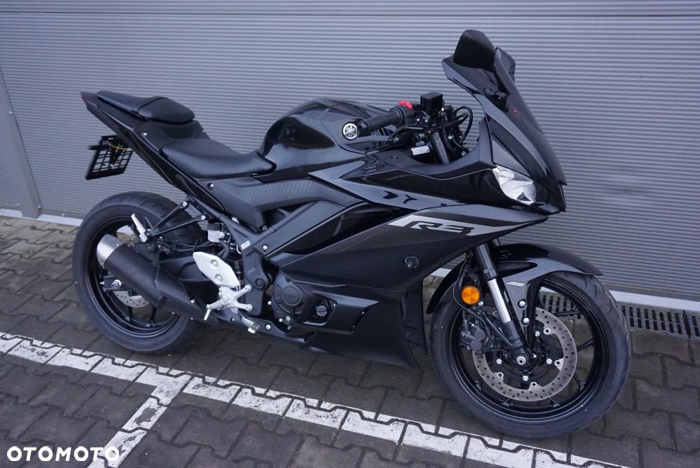 Yamaha YZF - 1