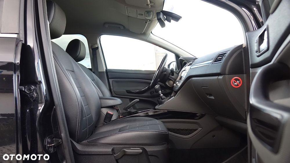 Ford Kuga - 27