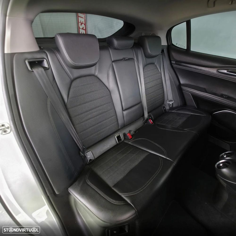 Alfa Romeo Stelvio 2.2 D Super AT8 - 26