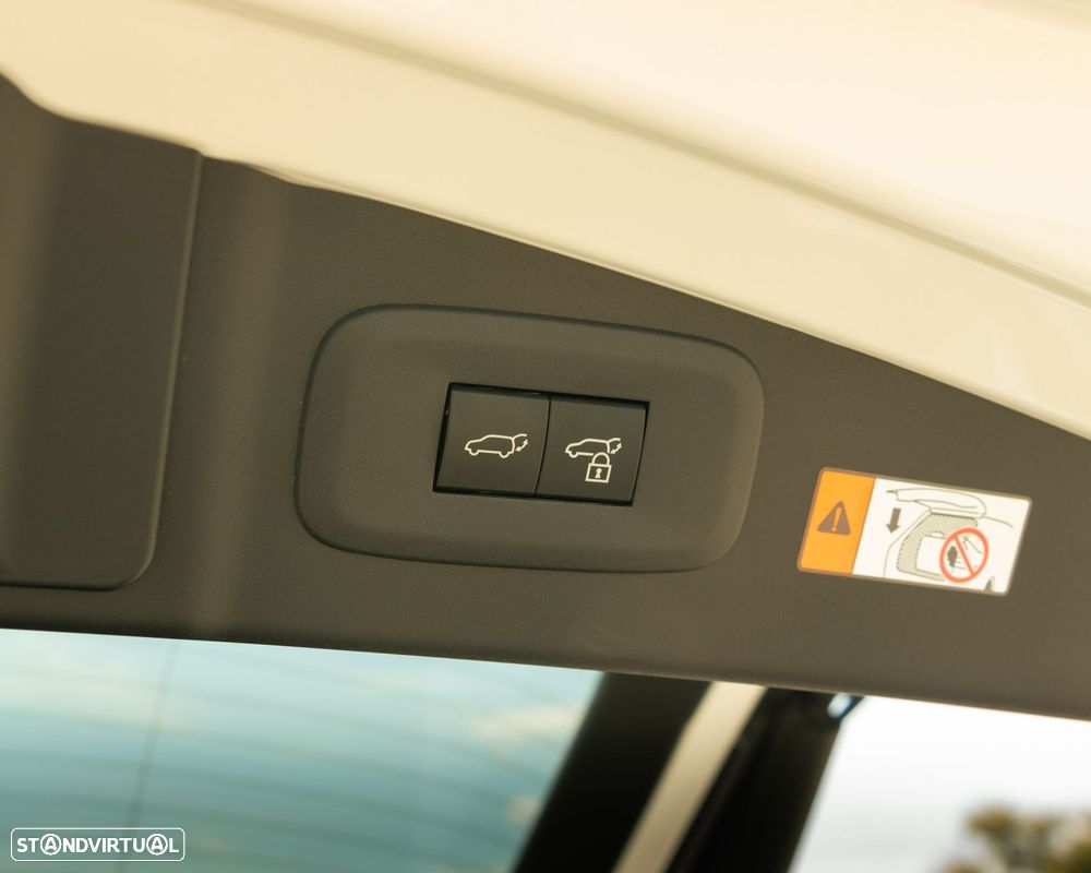 Lexus RZ 450e Premium Monotone c/ mala elétrica - 25